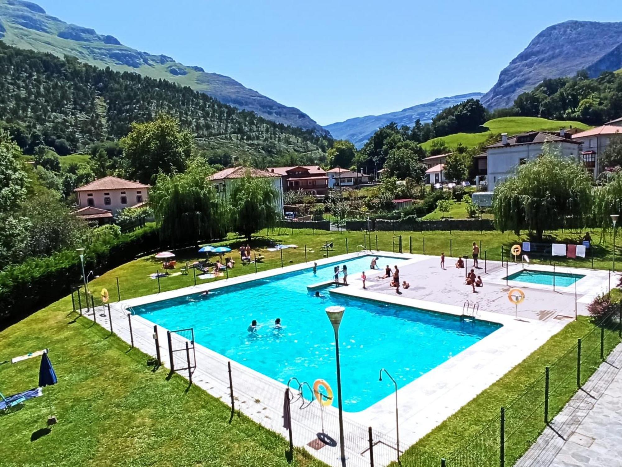 Casa Rugama Con Piscina De Temporada En El Corazon De Cantabria Ferienhaus Arredondo